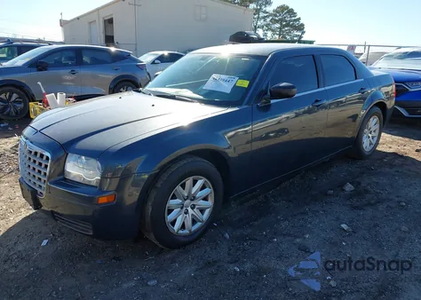 2008 Chrysler 300 Lx z USA, uszkodzony, nr VIN 2C3KA43R58H132139